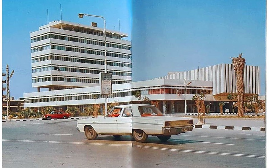 اللاذقية 1977- الكورنيش الغربي - القصر البلدي أو مجلس مدينة اللاذقية