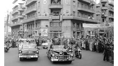 القاهرة 1958 - جمال عبد الناصر و شكري القوتلي عند توقيع ميثاق الوحدة (2) 