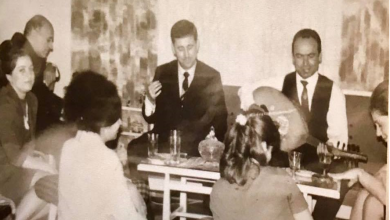 صباح فخري في سهرة عائلية في منزل نادر الأتاسي- آواخر ستينيات القرن الماضي