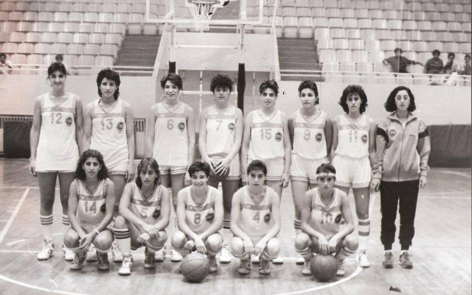 منتخب سورية بكرة السلة للآنسات المشارك بدورة العاب البحر الأبيض المتوسط عام 1987