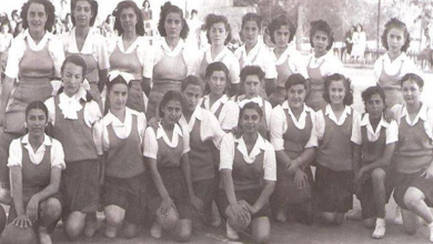 فريق بنات نادي النهضة مع فريق الكلية العلمية الوطنية - عام 1949