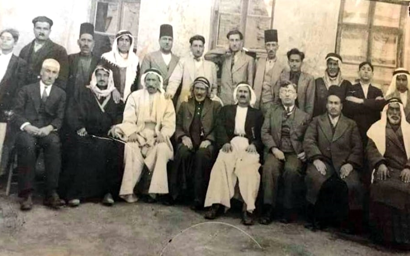 بعض أبناء مدينة الرقة أرمن وعرب في بداية ثلاثينات القرن العشرين