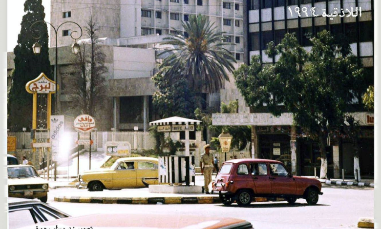 اللاذقية 1994- شارع 8 آذار عند برج الأوقاف 