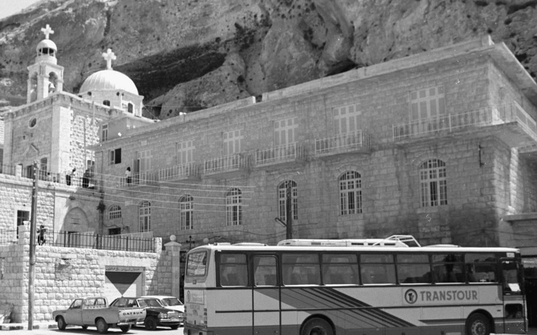 ريف دمشق - دير مار تقلا في معلولا عام 1993