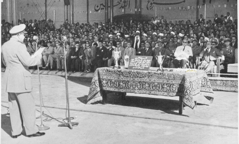 توفيق نظام الدين يلقي كلمة في حفل تخريج ضباط القوى الجوية 1956م (1)