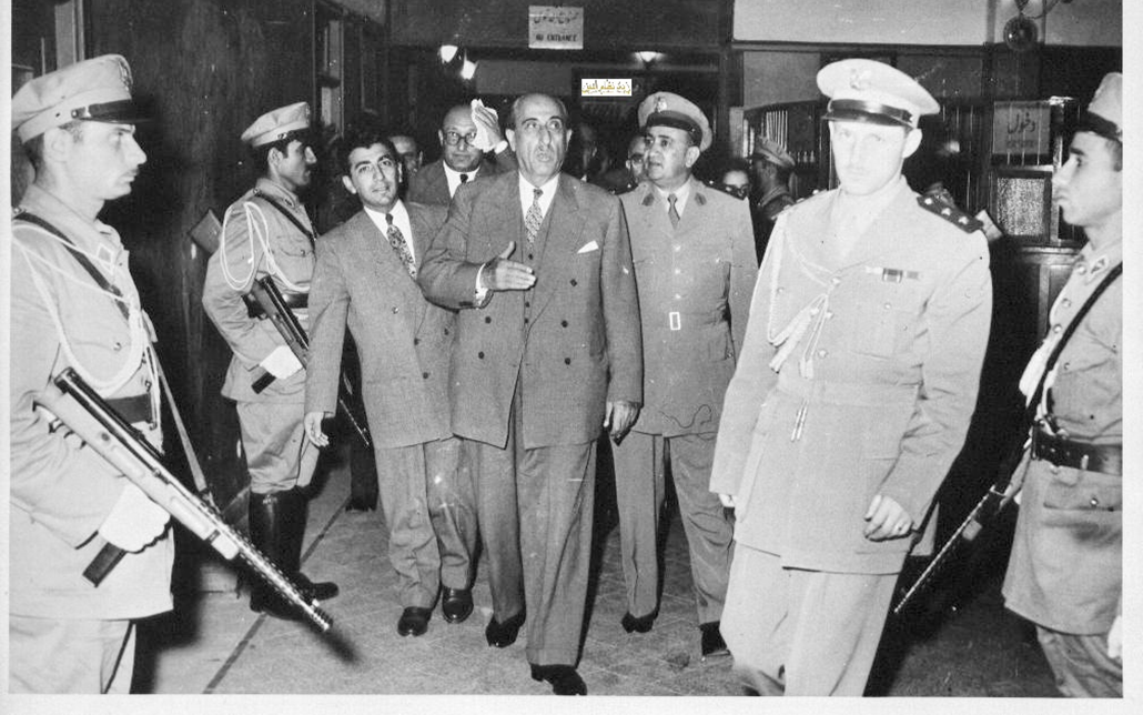 شكري القوتلي عند مغادرة نادي الضباط بحلب عام 1956م