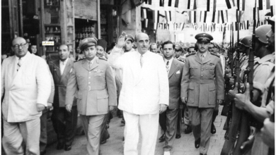التاريخ السوري المعاصر - شكري القوتلي وصحبه عند سوق المسكية بعد أداء صلاة العيد عام 1957