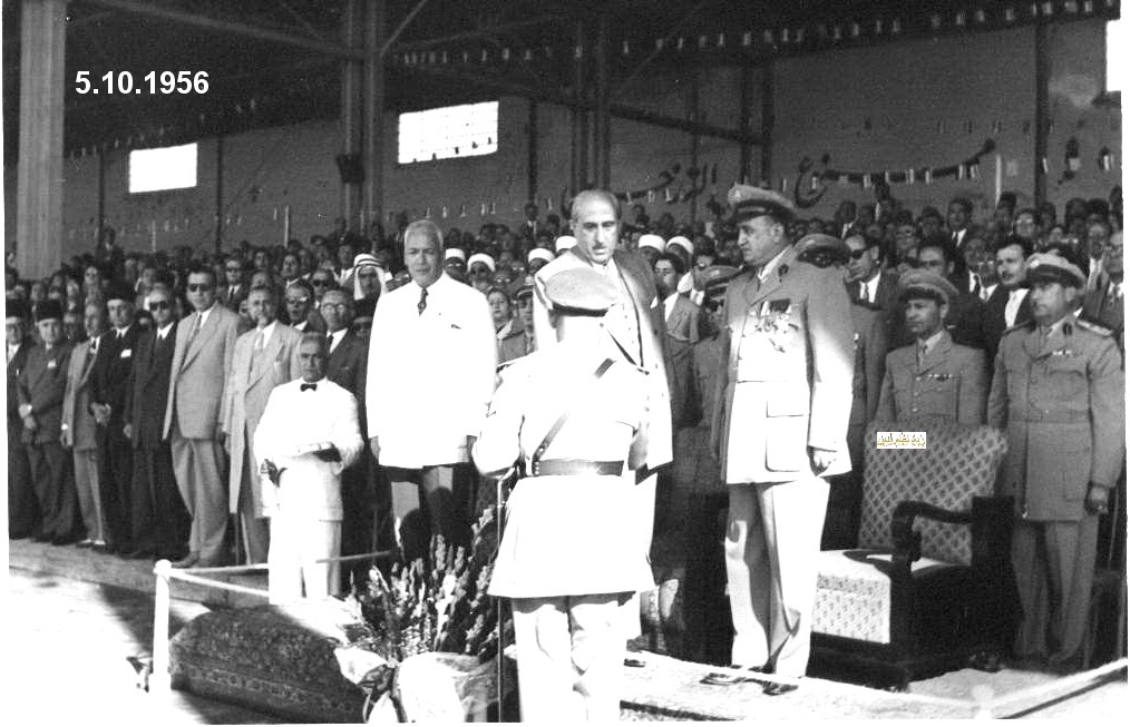التاريخ السوري المعاصر - شكري القوتلي مع خريجي دورة ضباط القوى الجوية عام 1956 (2)