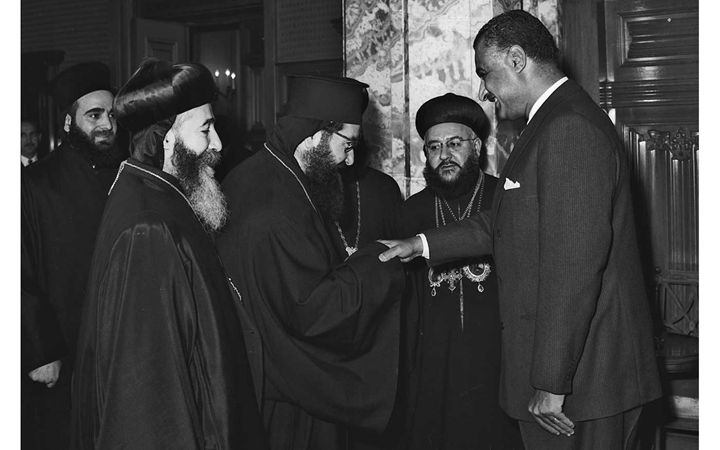 جمال عبد الناصر يستقبل بطريرك السريان الأرثوذكس عام 1959(4)