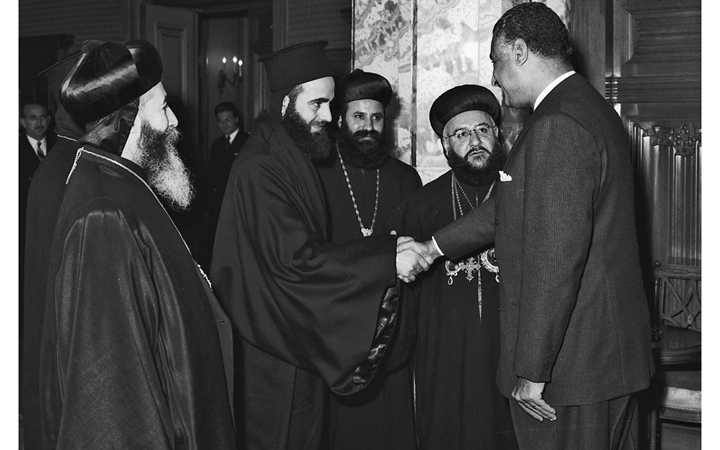 جمال عبد الناصر يستقبل بطريرك السريان الأرثوذكس عام 1959(1)