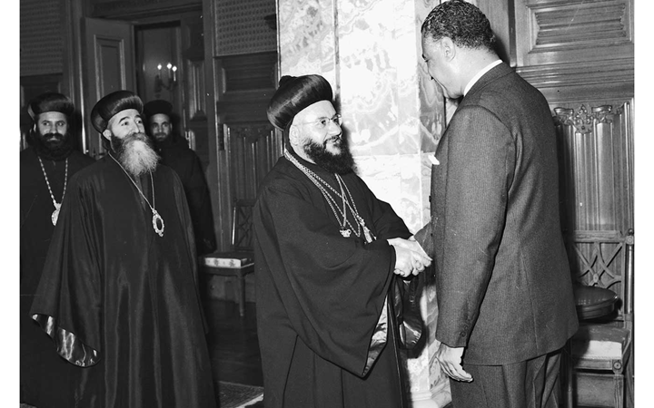 جمال عبد الناصر يستقبل بطريرك السريان الأرثوذكس عام 1959(5)