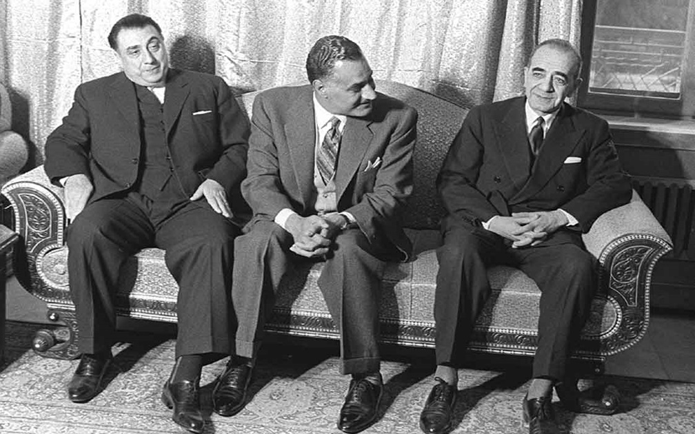 جمال عبد الناصر في جامعة دمشق لوضع حجر الأساس للمدينة الجامعية (7/2)