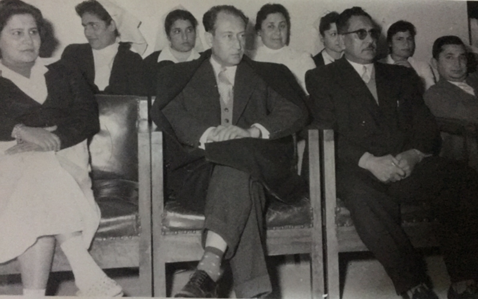 طاقم مستشفى المجتهد في دمشق عام 1957