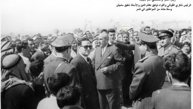 التاريخ السوري المعاصر - شكري القوتلي وتوفيق نظام الدين وسط حشد من المواطنين في تدمر 1957