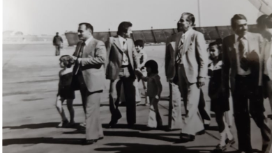 أحمد عنتر ومحمد مخلوف مع أولاده في مطار دمشق الدولي عام 1974