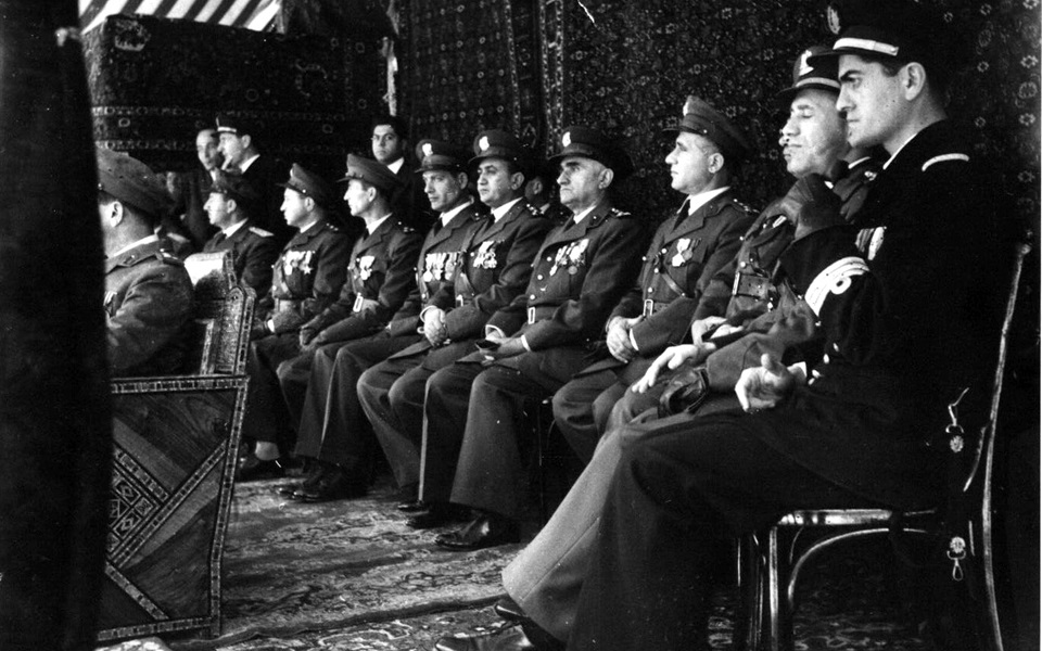 ضباط من الجيش - احتفال عيد الجلاء 1954 (8)