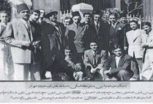 ميشيل عفلق وجلال السيد أمام مكتب حزب البعث في دير الزور عام 1951م