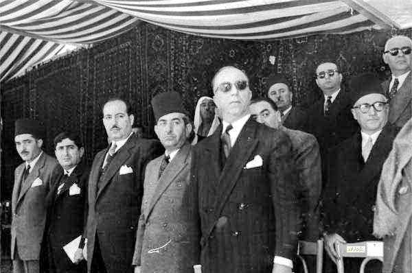 التاريخ السوري المعاصر - فيضي الأتاسي ووزراء في حكومة العسلي الأولى - احتفال عيد الجلاء 1954 (9)