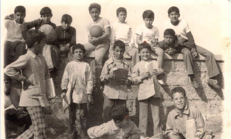 التاريخ السوري المعاصر - طلاب المدرسة الإعدادية الخيرية التابعة لوكالة غوث للاجئين في اللاذقية عام 1967م