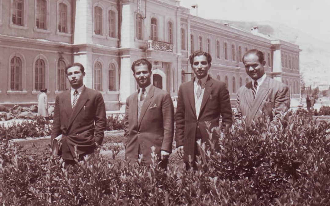من الرعيل الأول من طلاب السويداء في الجامعة السورية بدمشق عام 1949