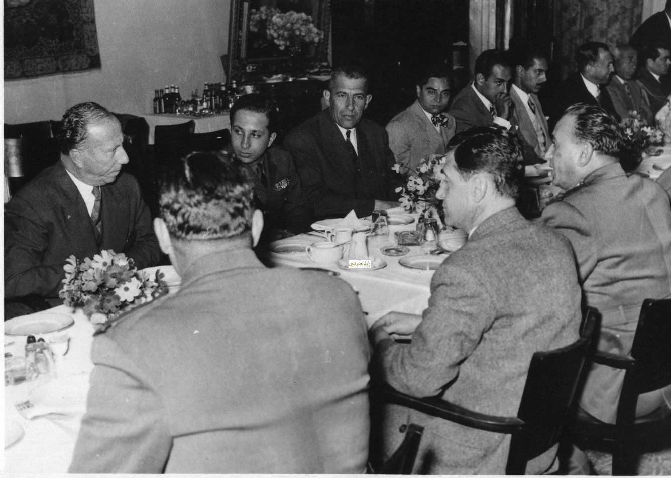 التاريخ السوري المعاصر - مأدبة غذاء في مطار المزة على شرف فيصل الثاني عام 1954