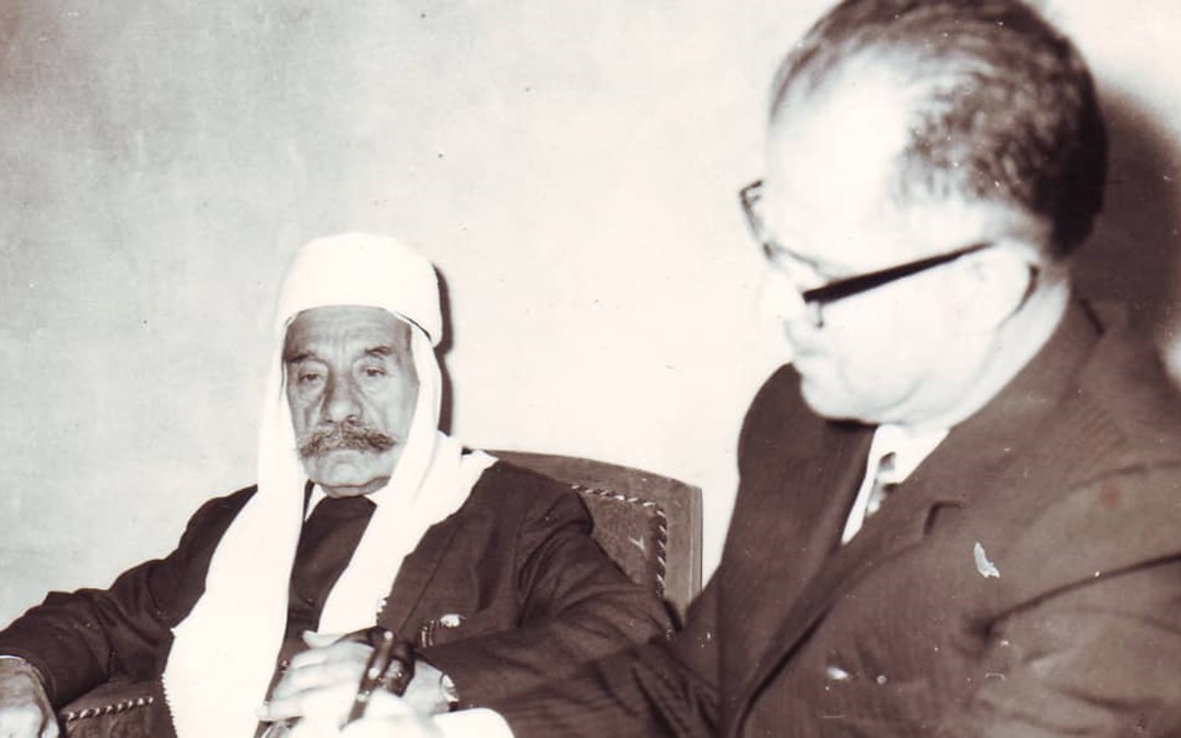 سلطان الأطرش يملي مذكراته على يوسف الدبيسي عام 1972