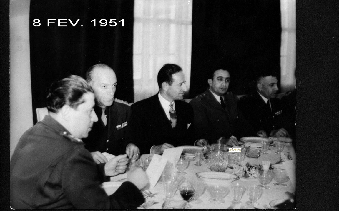 المأدبة التي أقامها ناظم القدسي للجنرال البريطاني روبرتسون 1951 (4)