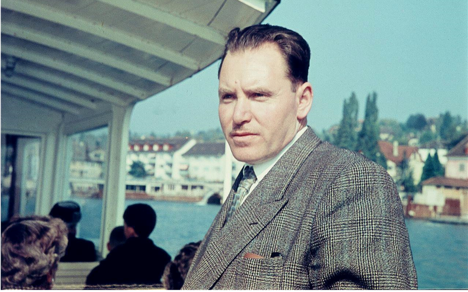 الشيخ مصطفى السباعي في أوروبا عام 1956م