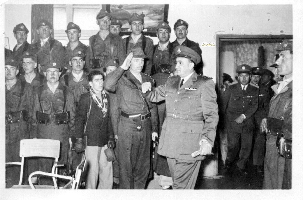 توفيق نظام الدين في حفل تخرج دورة آمر فصيل ميكانيك في دمشق 1955 (7/1)