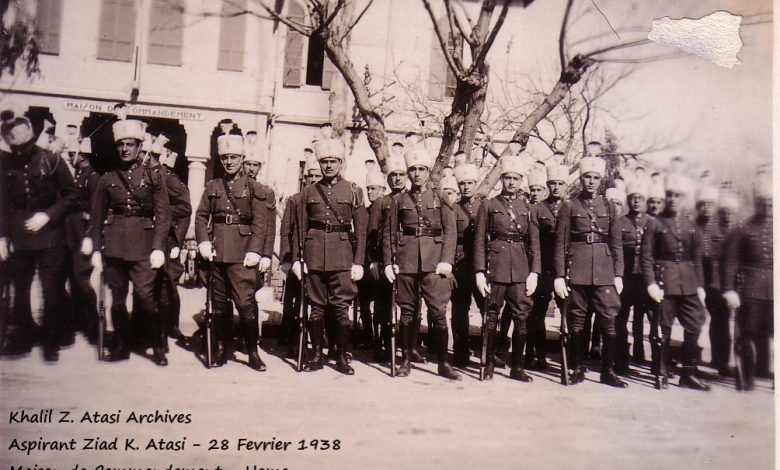 زياد الأتاسي مع طلاب الكلية الحربية في حمص عام 1938