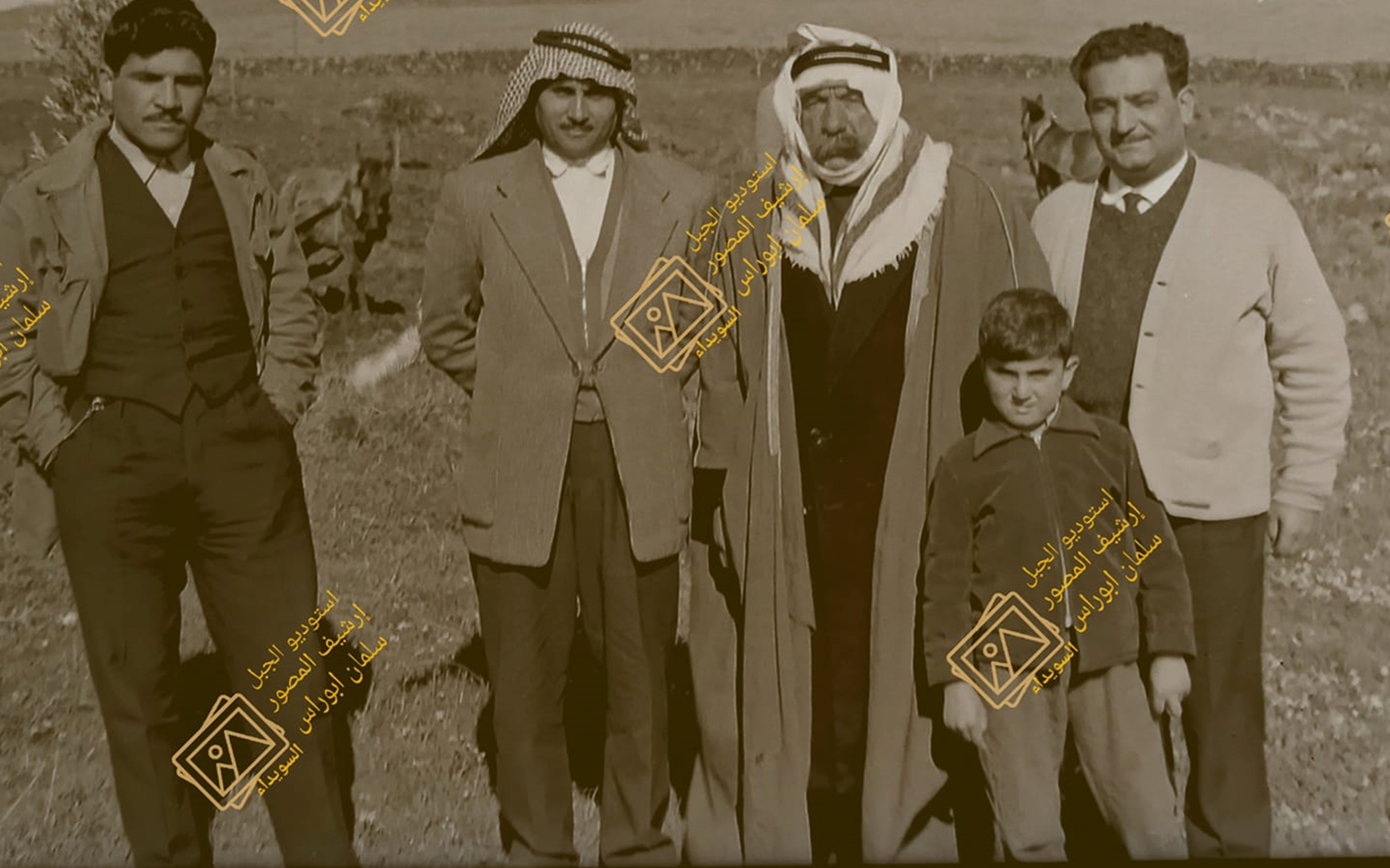 سلطان باشا الأطرش يشرف على حراثة ارضه