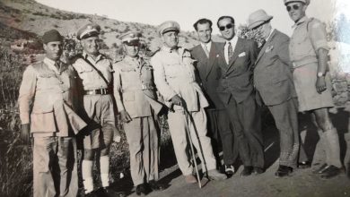 المقدم جمال الفيصل مع بعض قيادات الجيش عام 1948