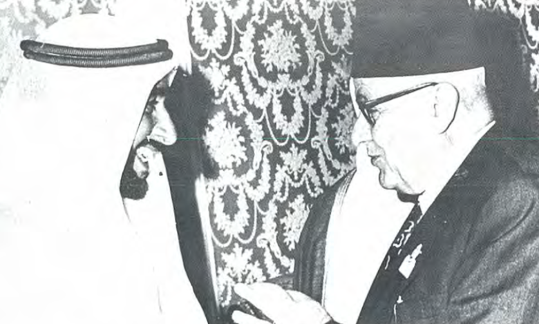 الشيخ زايد بن سلطان وبدر الدين الشلاح في أبو ظبي عام 1971