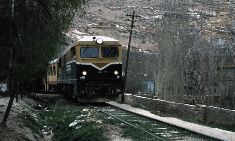 قطار الزبداني على طريق دمشق بيروت القديمة قبل بلدة دمر عام 1982