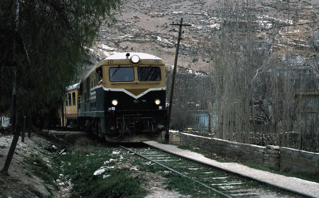 قطار الزبداني على طريق دمشق بيروت القديمة قبل بلدة دمر عام 1982