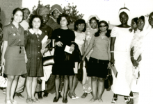 نجاح ساعاتي أثناء مشاركتها في مؤتمر محو الأمية في الجزائر عام 1974