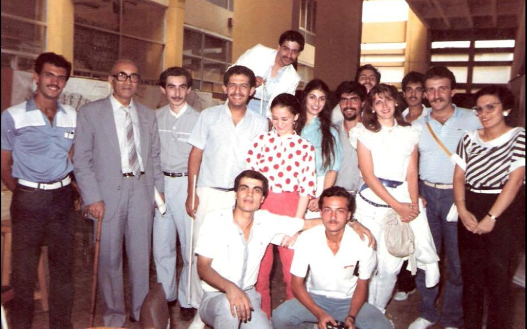 الفنان محمود حماد و طلاب في كلية العمارة عام 1983