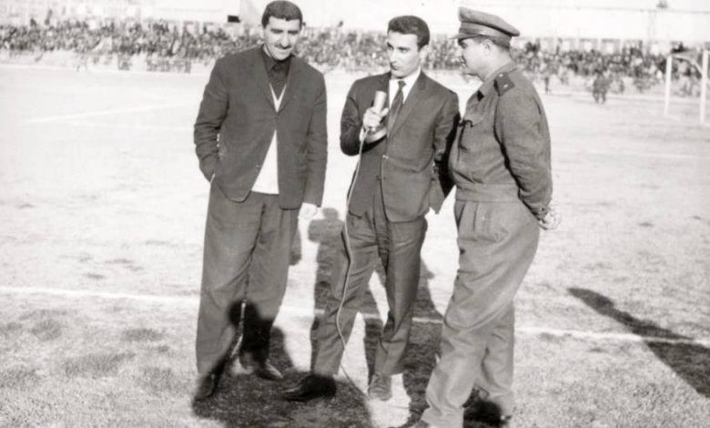 مخلف العمر وعدنان بوظو في لقاء على أرض الملعب البلدي عام 1962