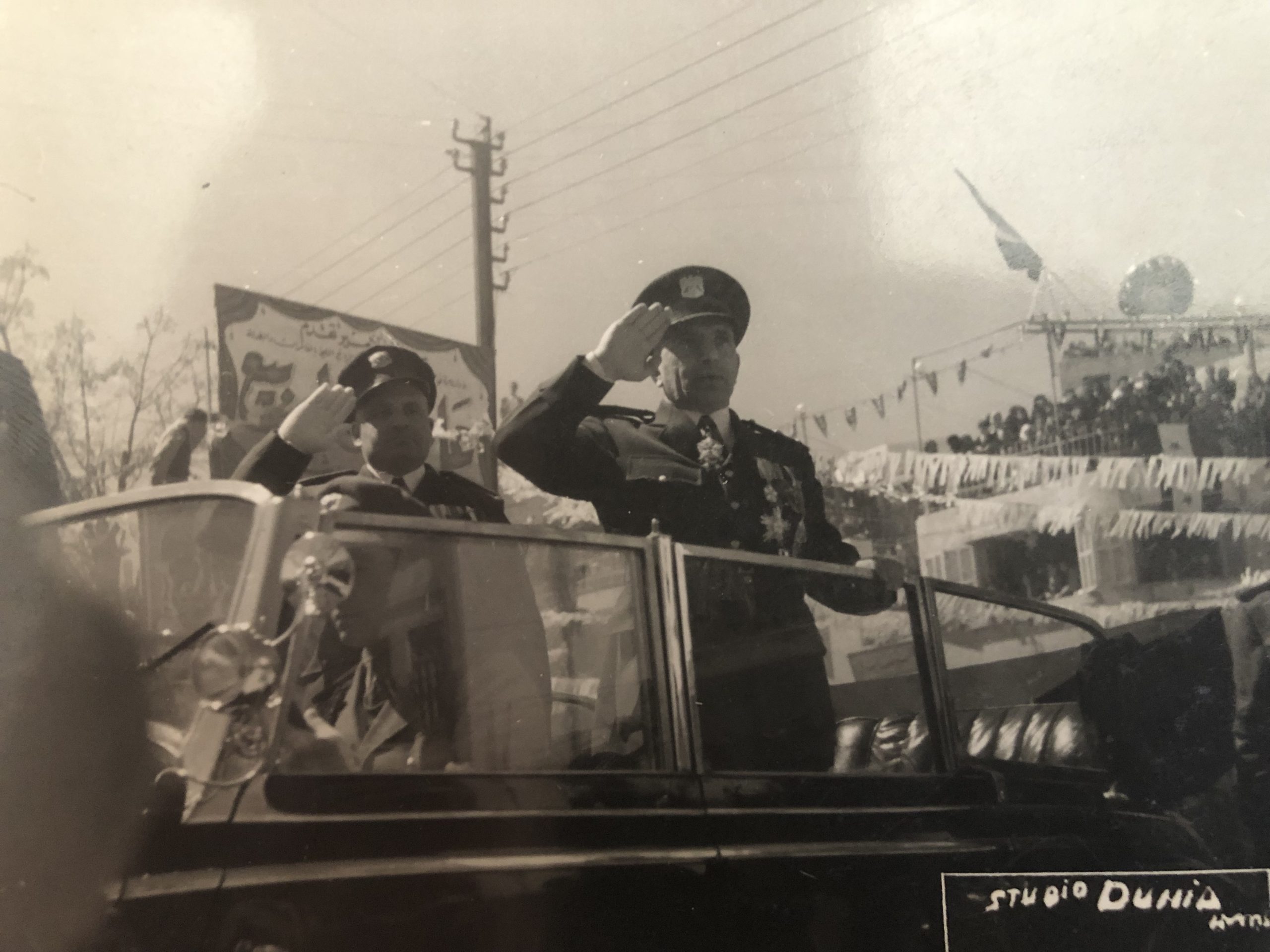 التاريخ السوري المعاصر - أديب الشيشكلي وجمال الفيصل في العرض العسكري بمناسبة شراء صفقة أسلحة (3)