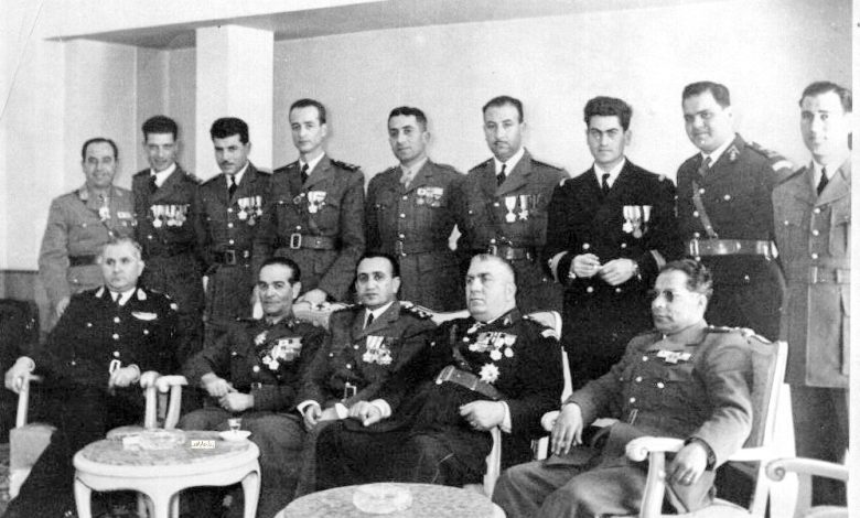 توفيق نظام الدين ومجموعة من ضباط الجيش 1954