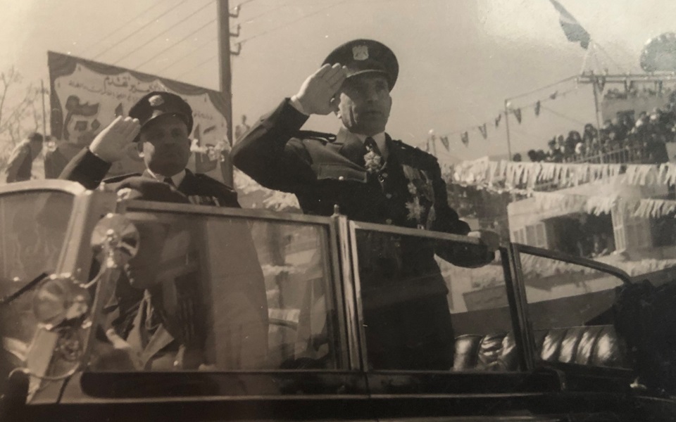 أديب الشيشكلي وجمال الفيصل في العرض العسكري بمناسبة شراء صفقة أسلحة (3)