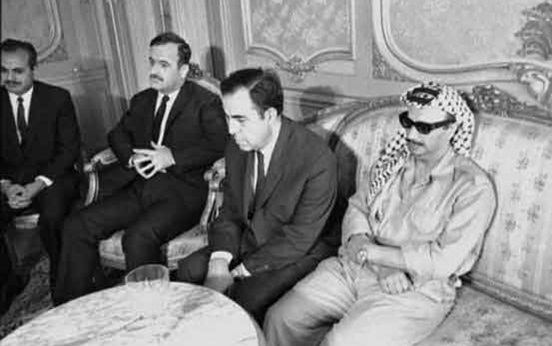 نور الدين الأتاسي وياسر عرفات في مراسم جنازة جمال عبد الناصر (1)