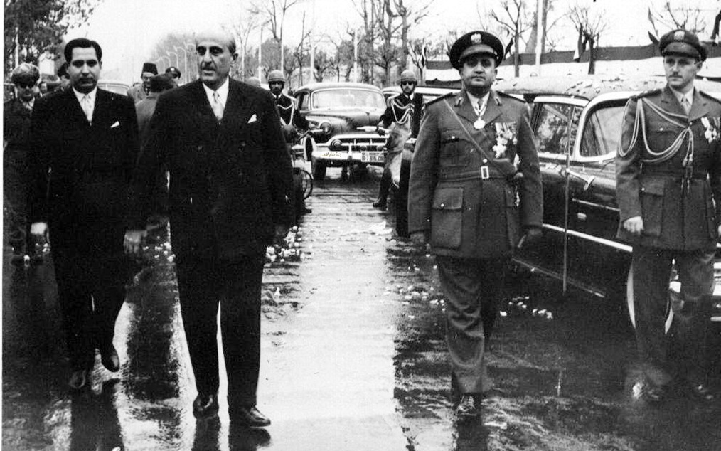 شكري القوتلي وتوفيق نظام الدين يصلان الى موقع عرض الفتوة عام 1956م (7)