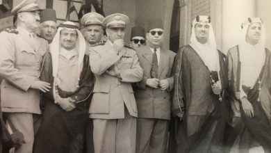 العقيدان أديب الشيشكلي وجمال الفيصل عام 1953 (2)