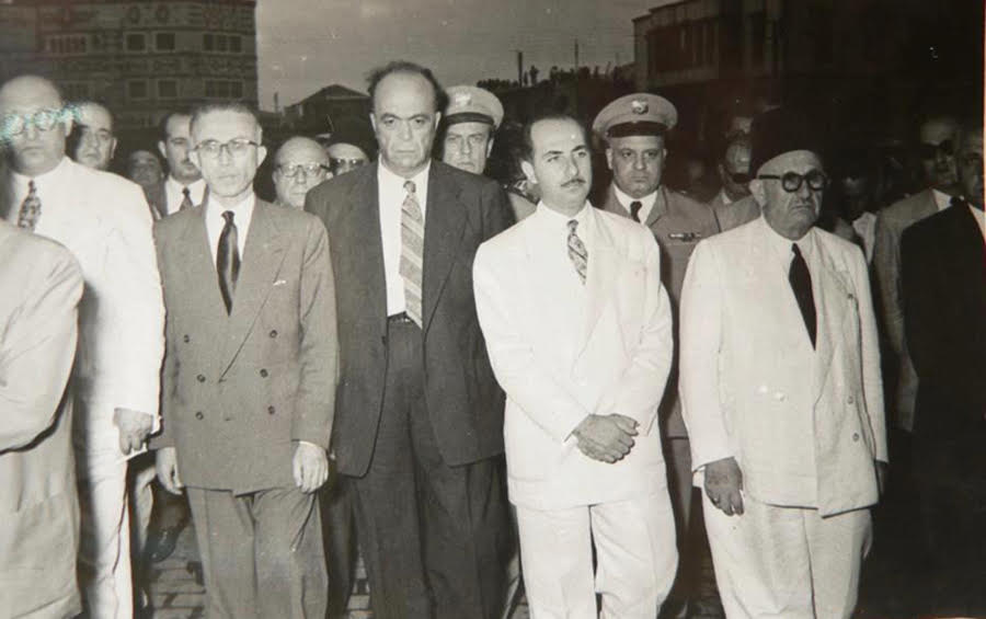 التاريخ السوري المعاصر - جمال الفيصل في جنازة سليمان المعصراني 1955