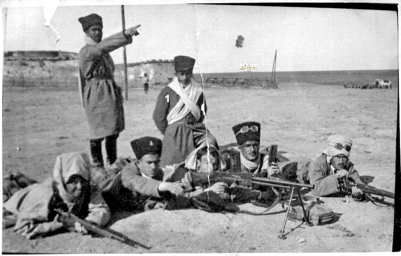 التاريخ السوري المعاصر - توفيق نظام الدين في مخيم تدريب الكلية الحربية في النبك 1934 (1)
