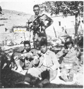 توفيق نظام الدين ورفاق دورته في مخيم في راس بعلبك 1934