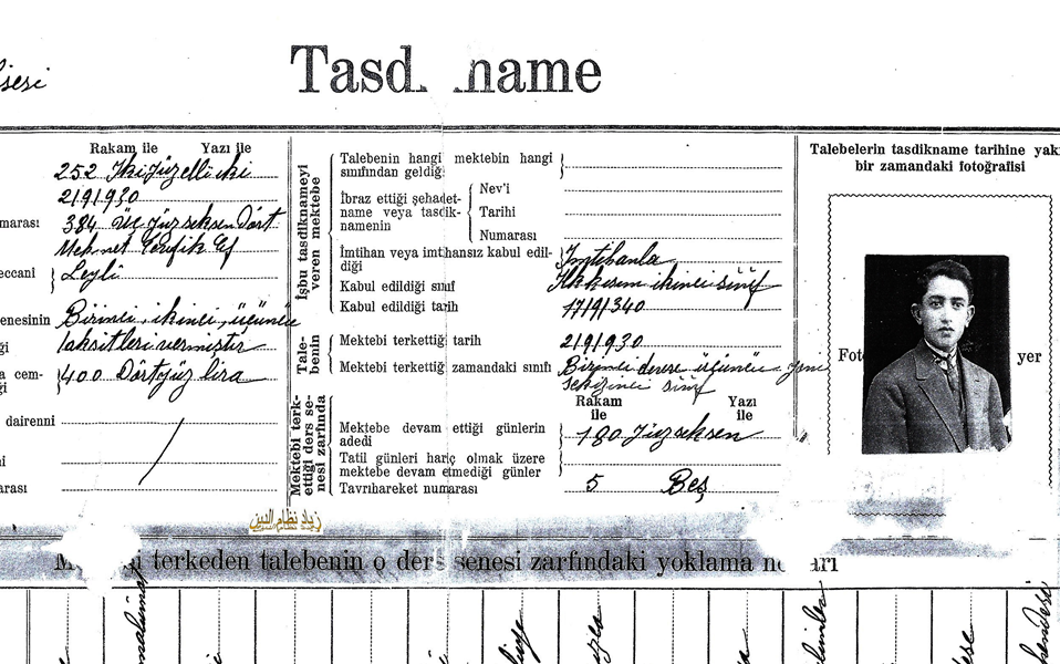 توفيق نظام الدين- جلاء ثانوية غالاتاسراي في استنبول عام 1930