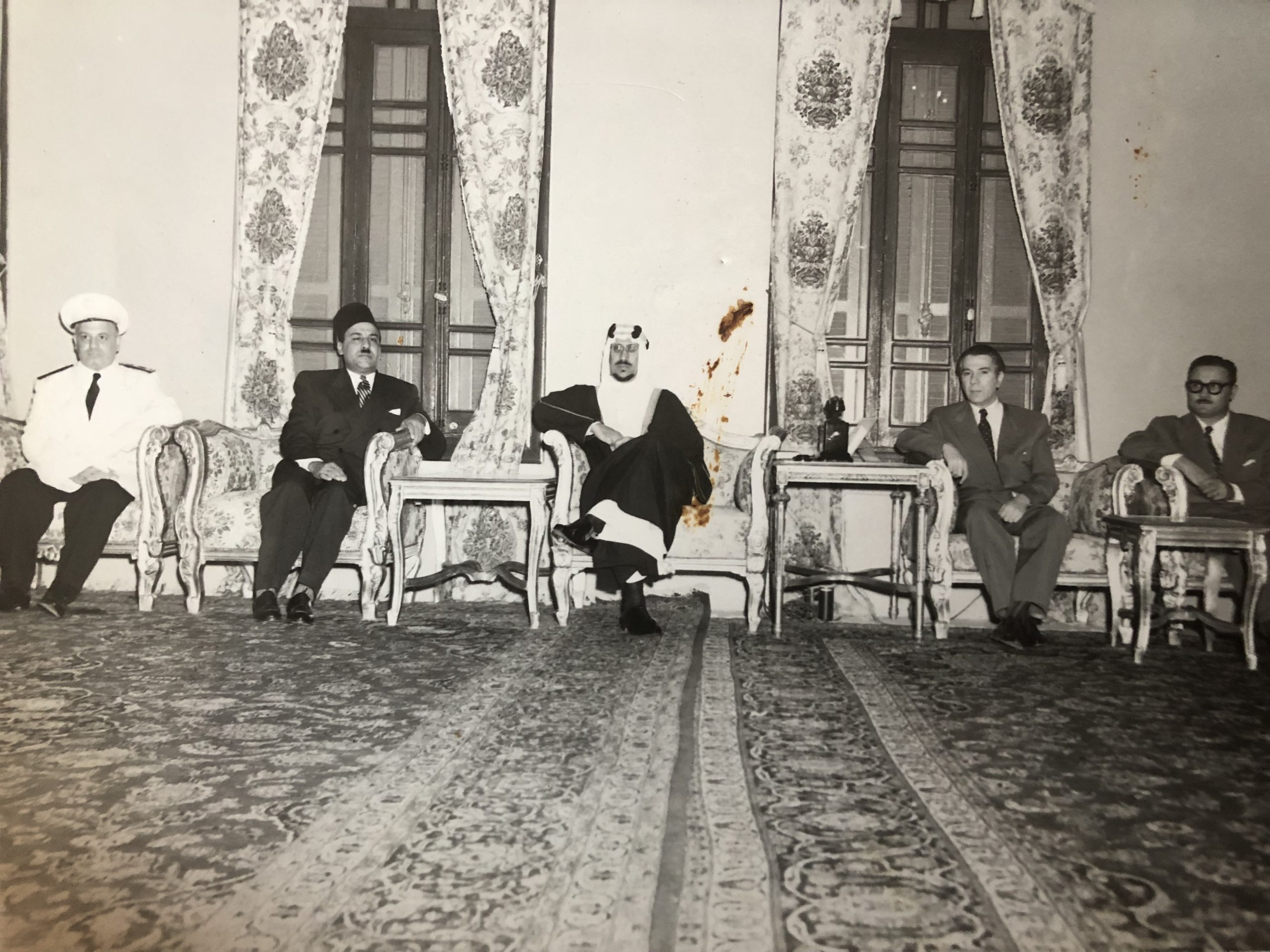 التاريخ السوري المعاصر - جمال الفيصل يهنئ سعود عبد العزيز بالتربع على عرش السعودية 1954