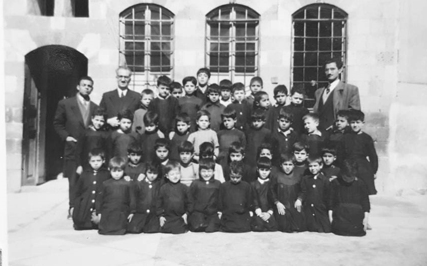 طلاب ومدرسي مدرسة هاشم الأتاسي في دمشق عام 1953 (2)